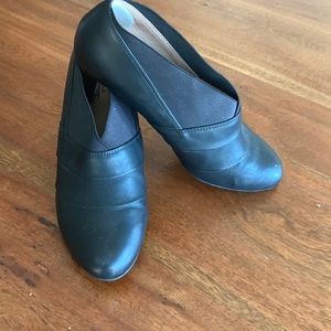 Women’s Black Leather High Heel Bootie Shoe by Lifestride, Sz 8.5
